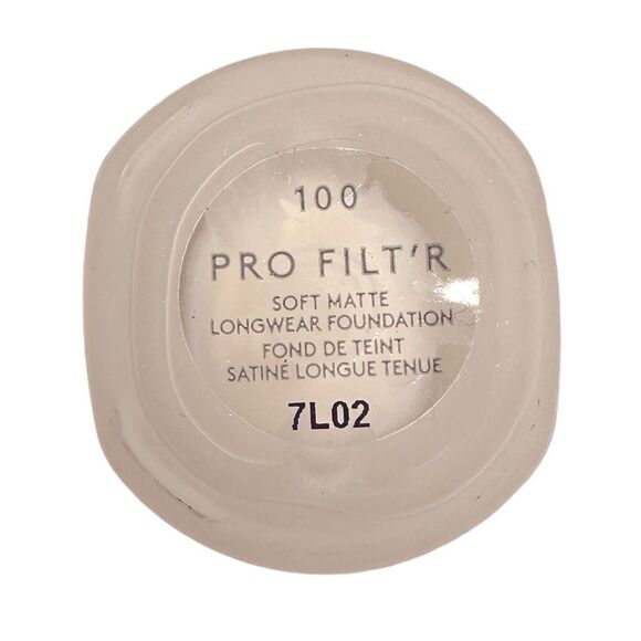 Fenty Beauty Pro Filt’r Soft Matte Longwear Foundation - 100 Fair - 1.08 fl oz - Picture 2 of 7